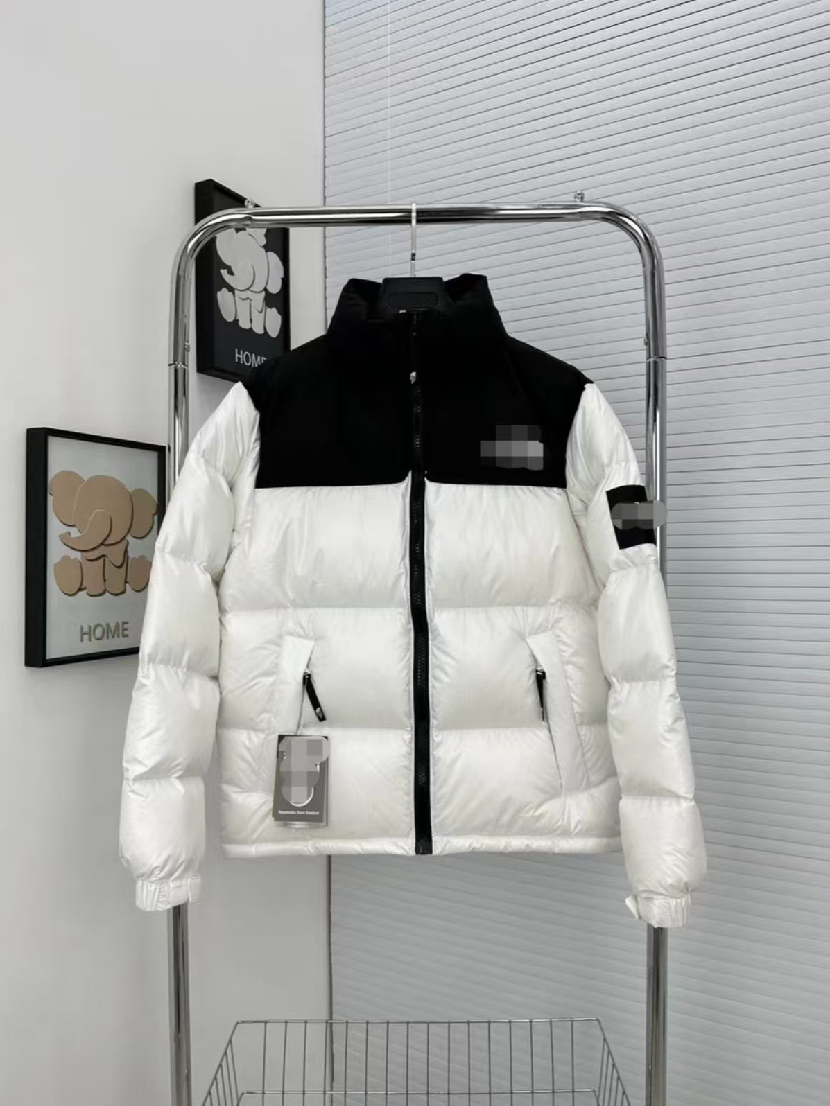 Putian-style trendy oversized plaid down jacket with hood, matching couple's design, a warm fashionable winter outerwear that is versatile and