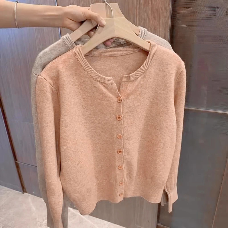 2026 Fashion Women's Fleece Knit Loose Short Cashmere Sweater Round Neck Warm Korean Sle Casual Female Sweater Top Cloting 260916