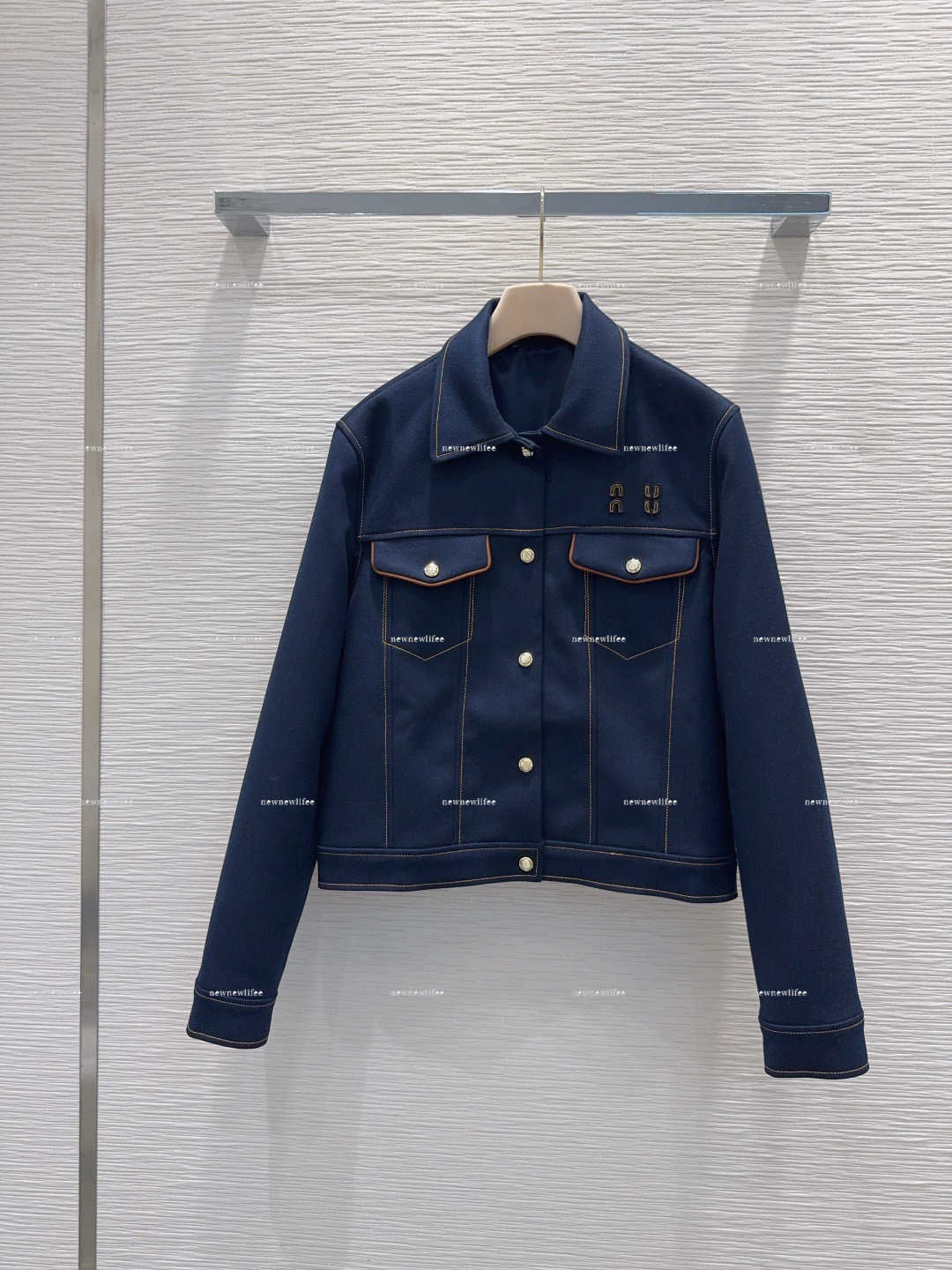 Luxury Women's Vintage short jacket lapel neck metal buttons embroidered logo women designer clothes casual short top A384X08N011