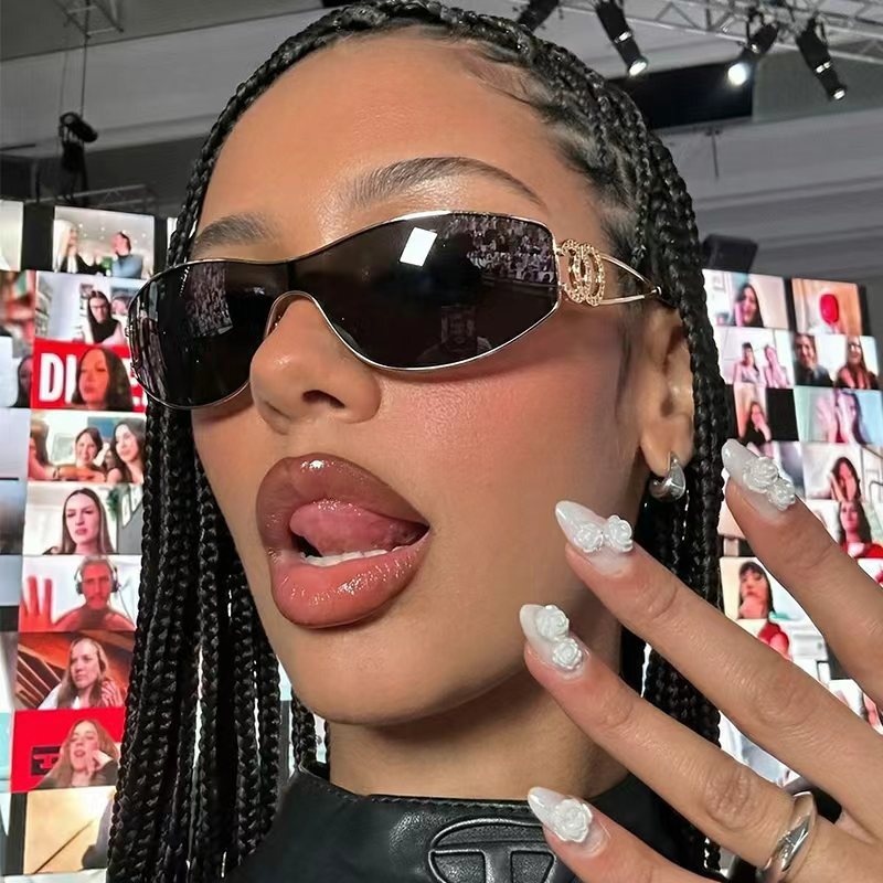Cat Eye Sunglasses for Women, Trendy Y2K Style, High-end European American Hong Kong Style Sunglasses, Spring and Summer UV Protection