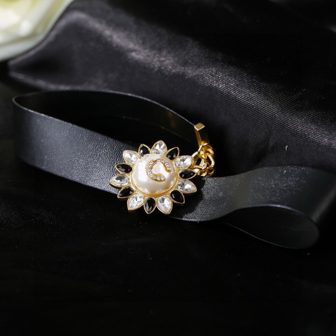 Designer leather Chokers Pendant Necklace C High Quality Luxury Letter Style with Diamonds Pearls Fashionable Gift for Women CC fhfgd3
