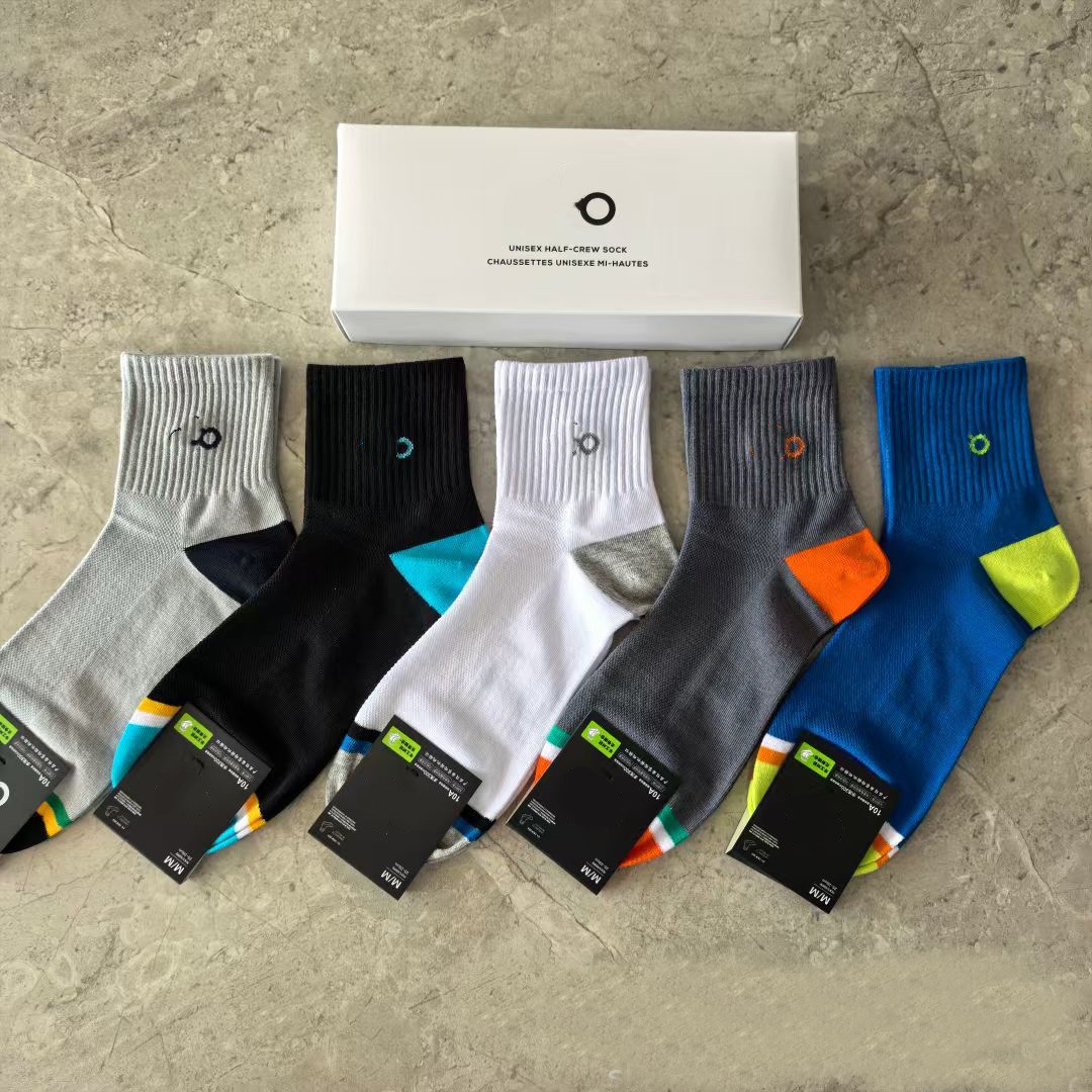 25ss New Mens Womens Designer for Men Pure Cotton short Tube Joker Black White Classic High-end Hook Ankle Breathable Football Basketball Socks
