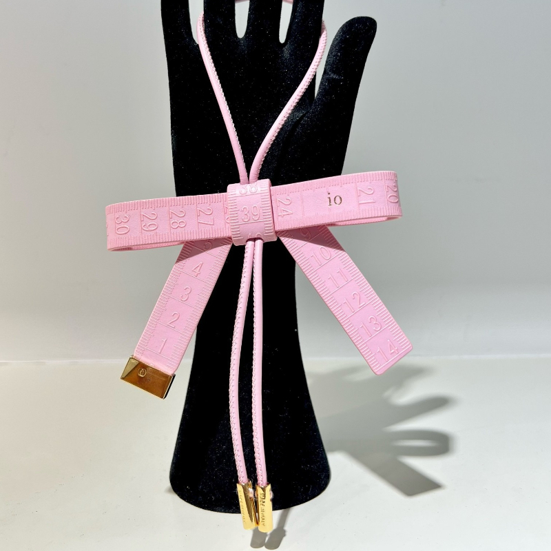 Luxury Designer Bow Bag Charm Dainty Tape Measure Bow Bag Pendant New Arrival Leather Keychain for Women Premium Quality Accessory Gift