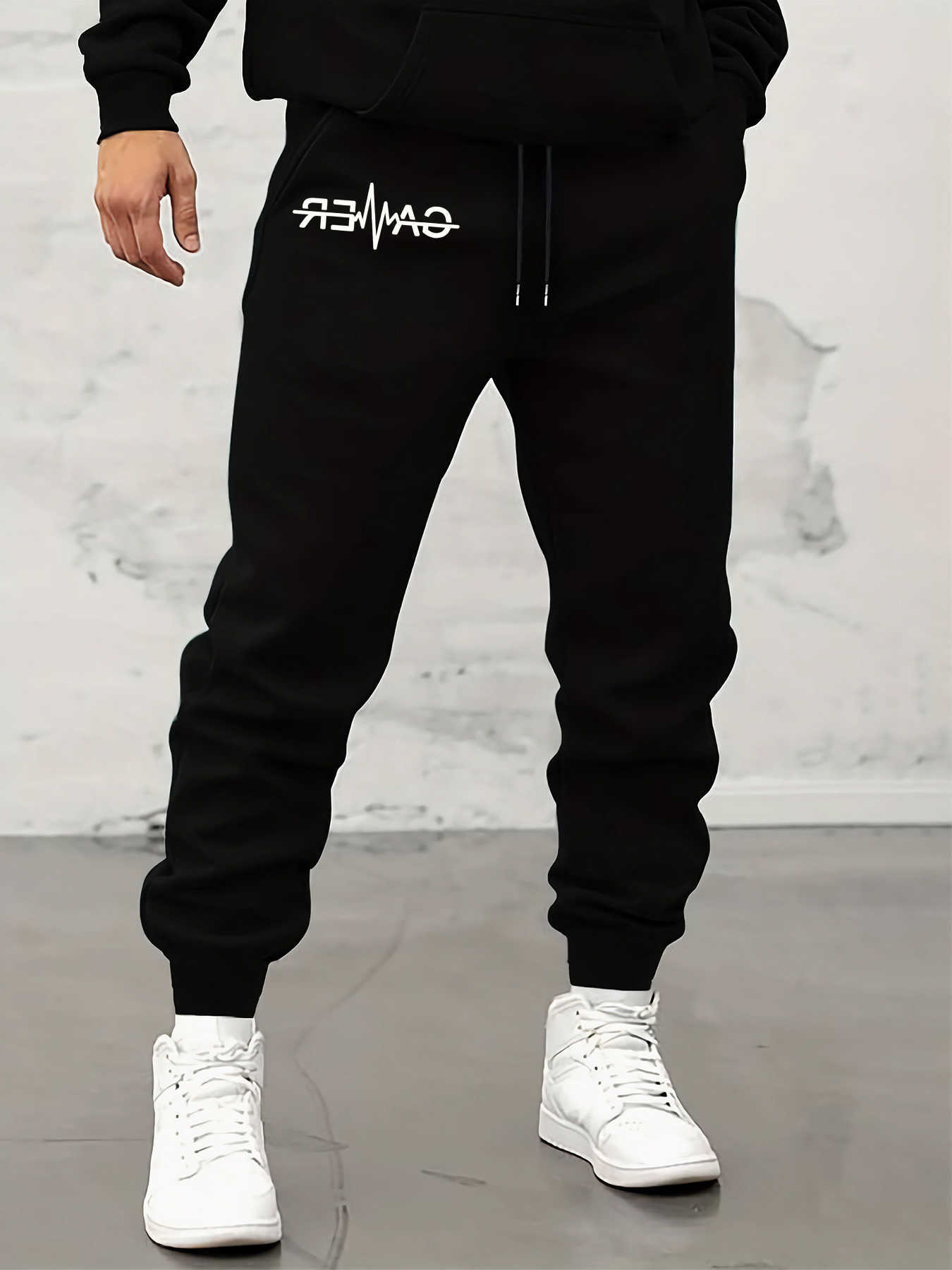 artwork Geekstyled gamer pulse lettering print graphic relaxed loose sweatpants men hip hop sports casual jogger pants D260916