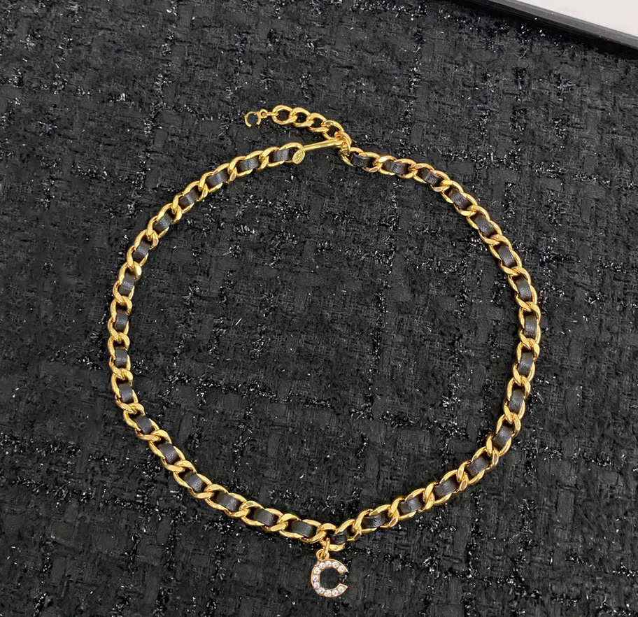Designer leather Chokers Pendant Necklace C High Quality Luxury Letter Style with Diamonds Pearls Fashionable Gift for Women CC fgjgh54d
