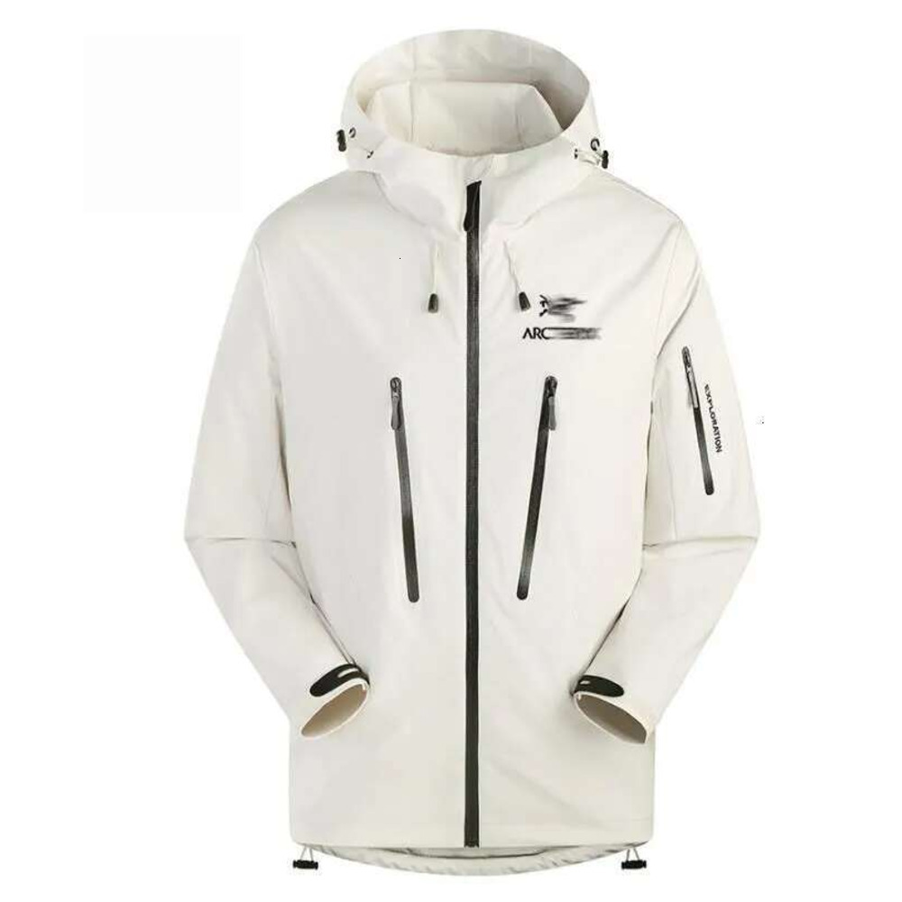 Arcteryxismlyity Jackets Mens Designer Lightweight Hood Windbreaker Hard Shell Waterproof Outdoor Sports Versatile Travel Hiking Climb Arcs Arct Jac