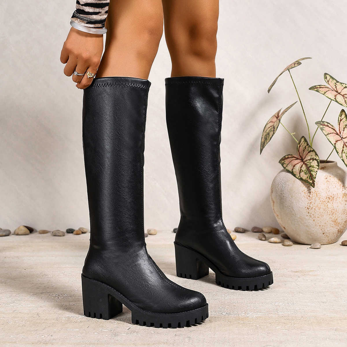 Toe Round Winter Sexy New and Comfortable Thick Heel Boots fashionable and Elegant Outdoor Knee High Knight Boots in Large Size D260916