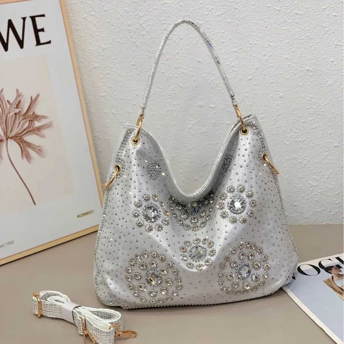 Designer Sparkly 2026 New Wen Rhine Hobo Bag Floral Crystal Decor Detachable Strap Mtiway Shoder Crossbody Handbag J260916