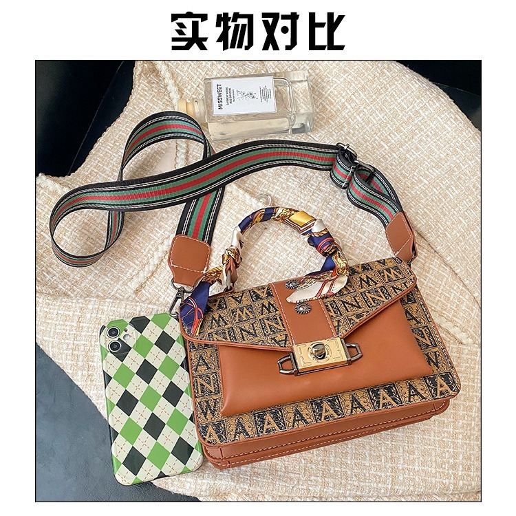 Live-Streaming Hit: 2025 New Collection Of Stylish Trendy Small Square Bags For Women, Featuring Sophisticated Design And Unique, Niche Aesthetic, P