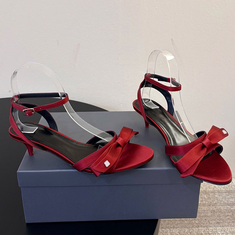 Designers autumn versatile pumps luxury womens sandals anti slip wear genuine leather outsole sandals butterfly knot decoration on the upper logo pr