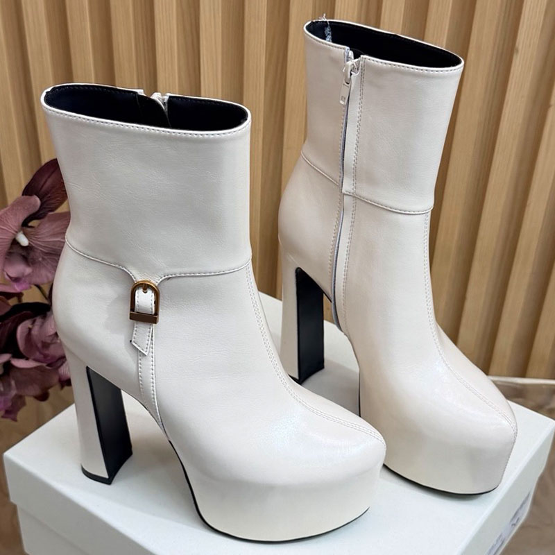 Designer autumn versatile boots luxurious womens pointed boots anti slip wear leather outsole boots with iconic letters and logos printed on the sid