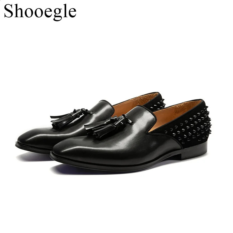 Mens Dress Shoes Street Fashion Tassel Loafer Patent Leather Black Slip On Formal Party Wedding Flats Casual Rivet 260917