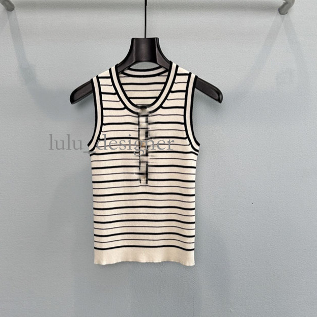 luxury tank top women designer 26 Autumn New High-End casual striped short-sleeved top sleeveless camis fashionable knitted camisole tees