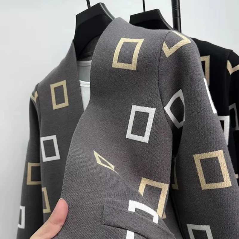 Men's Luxury Brand Exquisite Jacquard Sweater New Solid Color Lapel Long Sleeved O-Neck Knit Cardigan Trend Wear Q260915