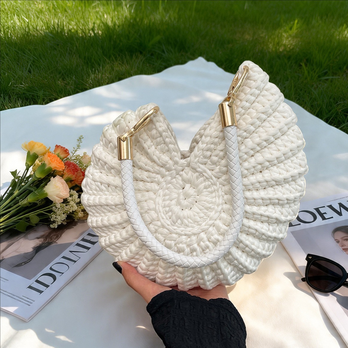 Fun Handmade Ocean Conch Shell Crochet Bag. Trendy Versatile Crossbody Shoulder Handbag for Women