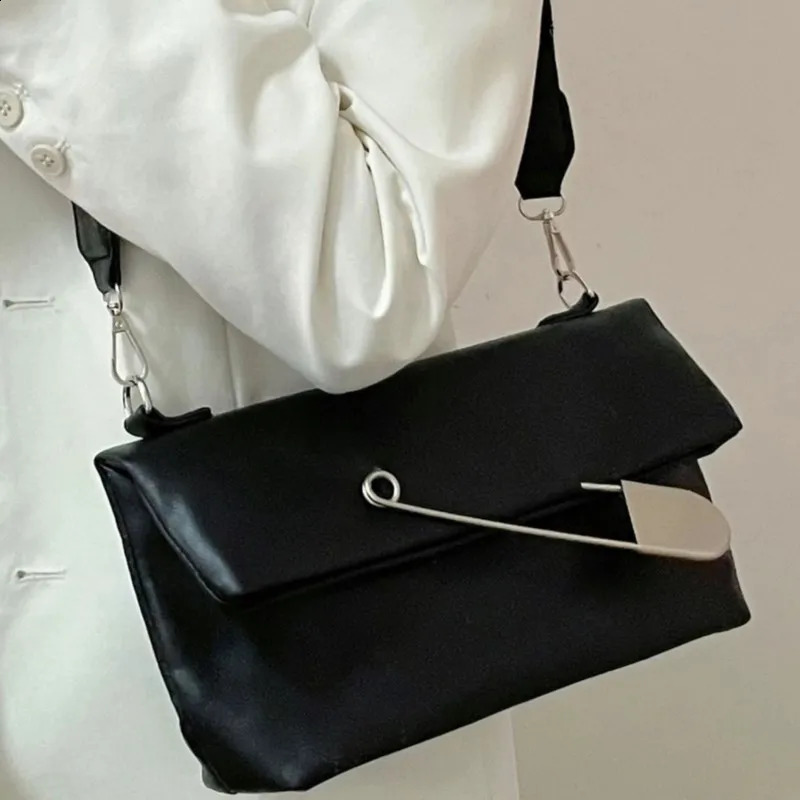 Korean Large Pin Black Shoulder Bag Foldable Sle Capacity Square Crossbody Bag Ladies Fashion Trend Unisex Tote 260915