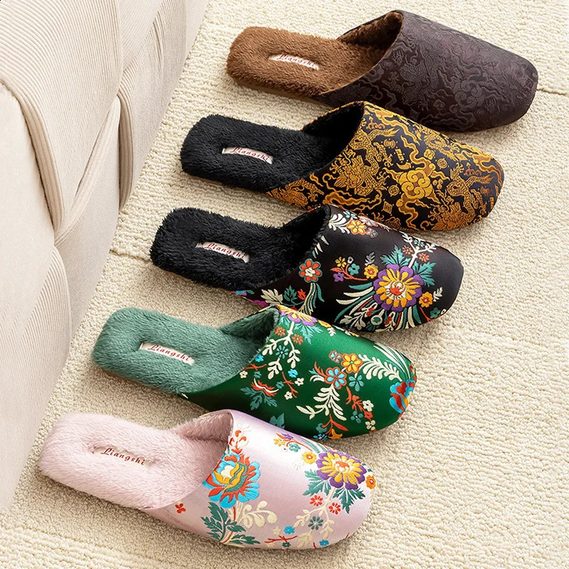 Autumn and Winter ChineseStyle Plush Slippers Mens Home Embroidered Beef Tendon Sole Womens Shoes 260917