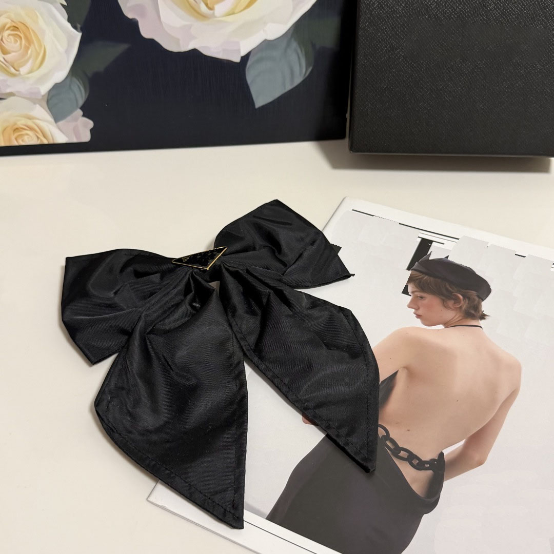 2026 Fashion Designer Inverted Triangle Bow Hair Clip Women Girls Cute Sweet Hair Clip Classic Letter Hairpin Hair Gift
