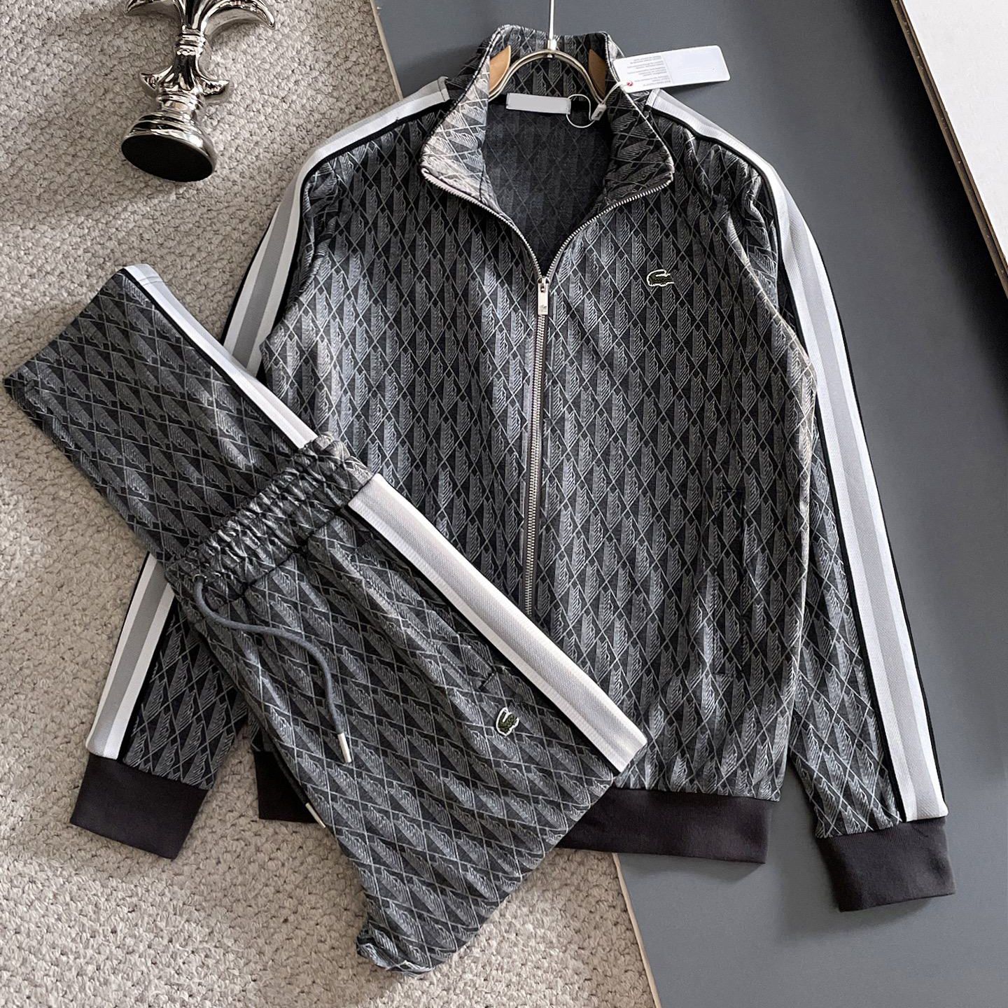 Men's Tracksuits jacket pants two-piece Sweatershirts fashion Mens womens Tshirts Tracksuit Jogger set summer high quality t shirt Designers Su