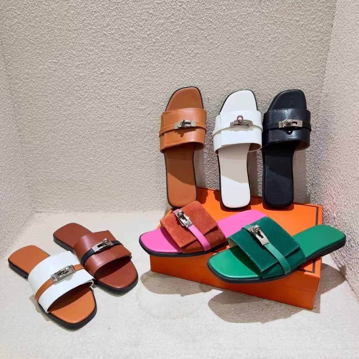 New French 2024 straight buckle slippers for women flat bottomed sandals summer fashion and luxury Q260916