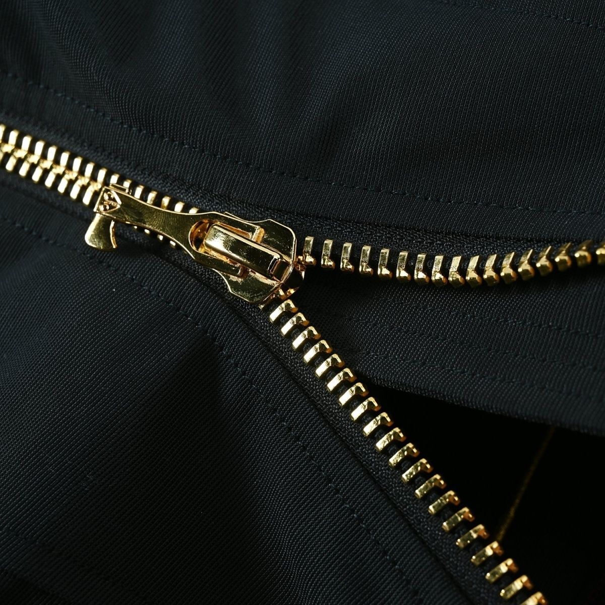 Putian foreign trade supply 02 scissors down jacket men's gold zipper