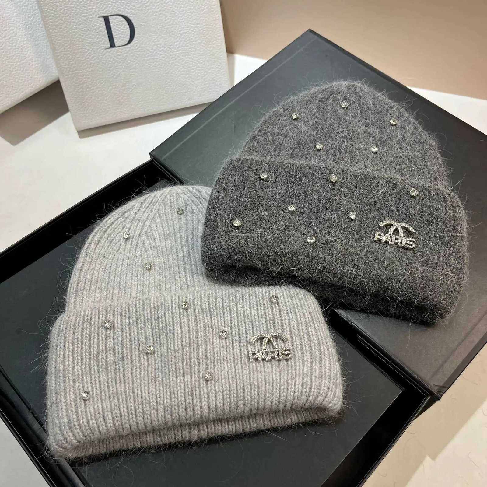 1Hair Full Diamond Knitted Rabbit Hat Winter New Item Light Luxury Niche Warm Versatile Ear Protection Hat For Women L260915