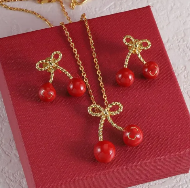 Sexy red cherry women earring necklace set 18K Gold cherry earrings Ear Studs Set Charm Lady Earring V Designer Earrings Wedding party jewelry Brida