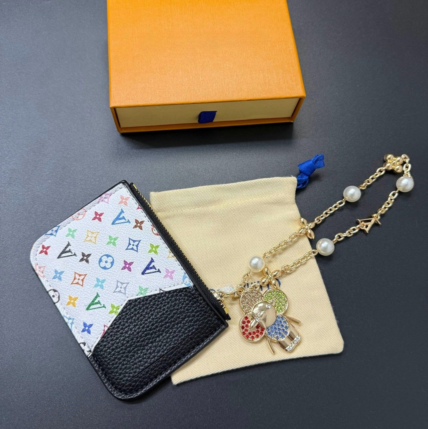 Luxury designer keychain Credit Card Holders Mini Wallets Metal chains For Mens Womens Leather Monogram Flower Classics Pure Color Keychain Purses W