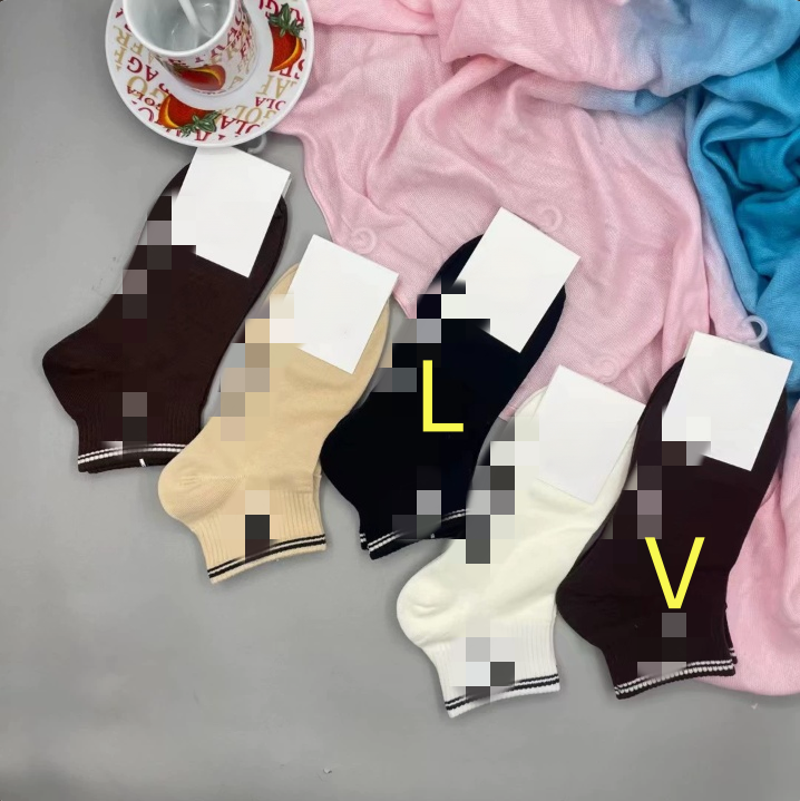 New arrivals, various women's short socks, four-season sports socks, preppy style, versatile, all-over print