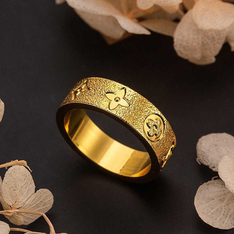 Band Plain wedding Ring Gold Sand Dull Polish Starry Four Leaf Clover Ring 18K Yellow Band Rings Solid S260916OO93