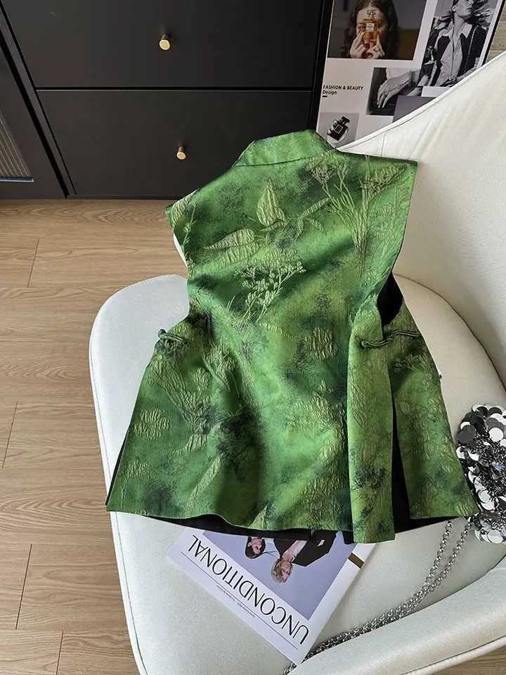 Green 2025 Retro Chinese Literature Jacquard Vest Classical Chic Versatile Waistcoat Female Sleeveless Singlet TopsW260915