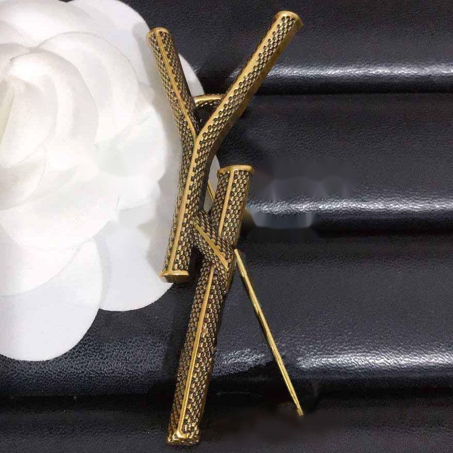 Brooches New Luxury Fashion Brooches Designer for Women Men Simple Classic Letters Gold Brooches Suit Pin Wedding Party Gift Top Quality Jewelry Acc