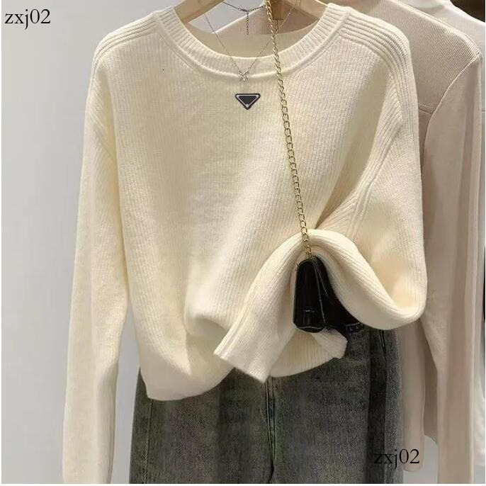 Sweaters Triangle Patch Designer Women Warm Sweater Clothes Long Sleeve Knits Shirts Colorful Round Printed Stylist Necks Top Winter Loose Autumn Cl