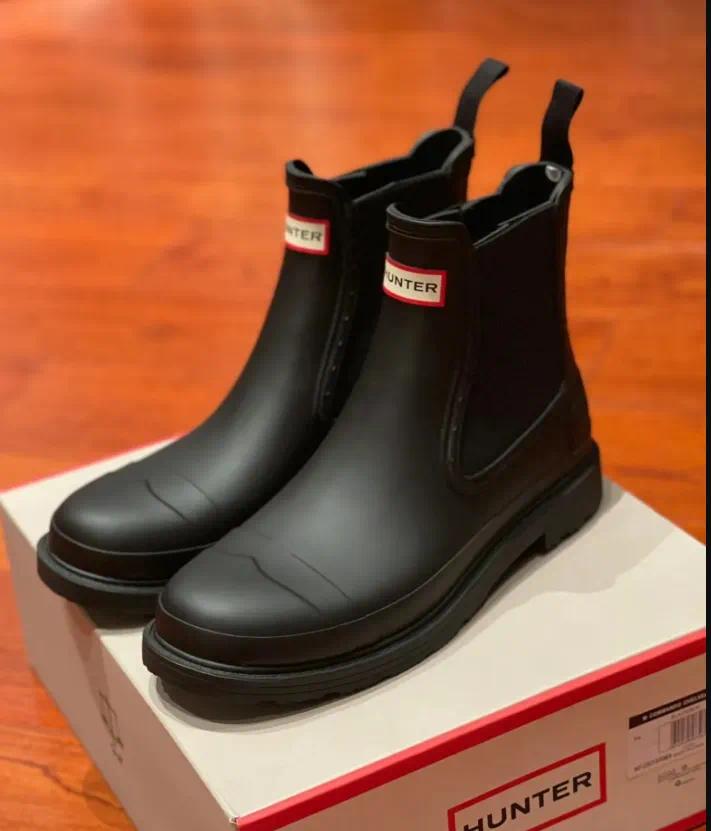 2026 Designer Rain Women's Boots hunters shoe Snow Rubber High boot breathable Black light shoes fashion autumn winter wellies size 35-42 D888
