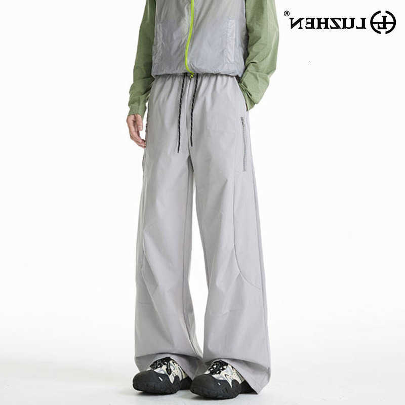 2026 New Stylish Solid LUZHEN Color Pleated Design Straight Outdoor Casual Pants Men's Fashion Mountaineering Trousers JY8667 D260916