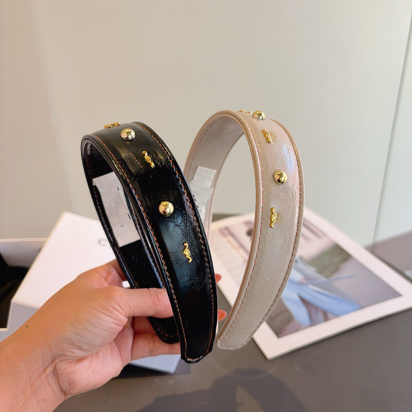 2026 Fashion Luxury Letter Designer Headband Women's Headband Women Girls Summer Outdoor Black and Beige Genuine Leather Headband Headband