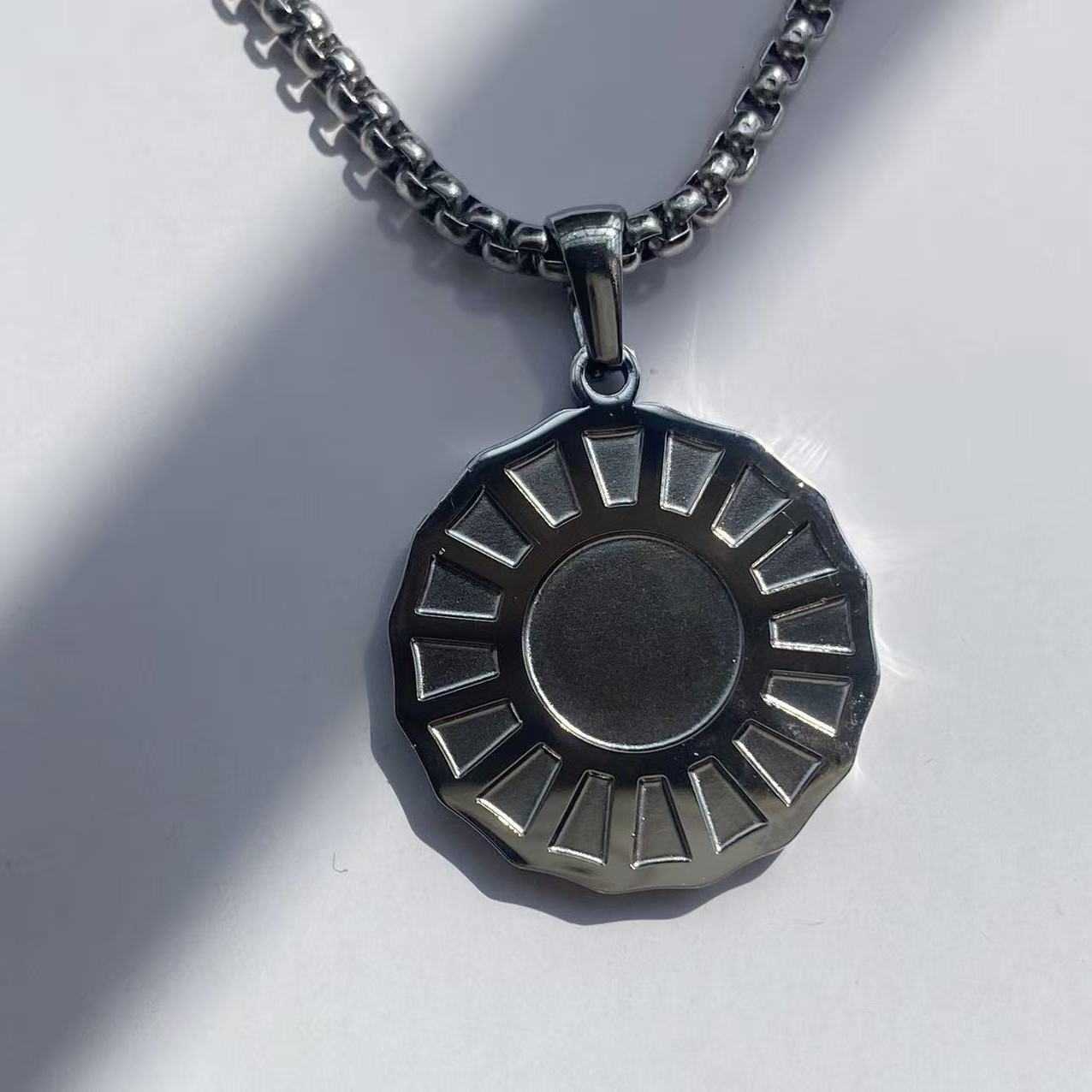 Stainless Steel High-Quality Hip-Hop Necklace 'The Divine Feminine' MAC Fan Commemorative Trendy Accessory for Stylish GiftingT260916