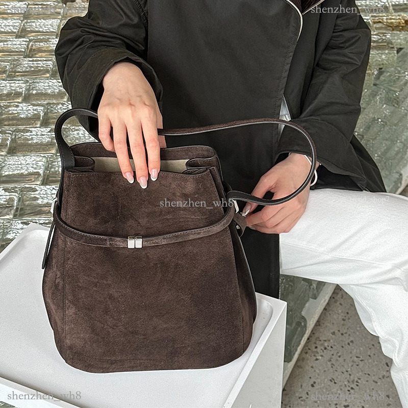 designer t lock Tote Sweden 2026 Fashion Commuting Tote Bag Simple Versatile Handbag Women's Bucket me Bag Shoulder Bag cc