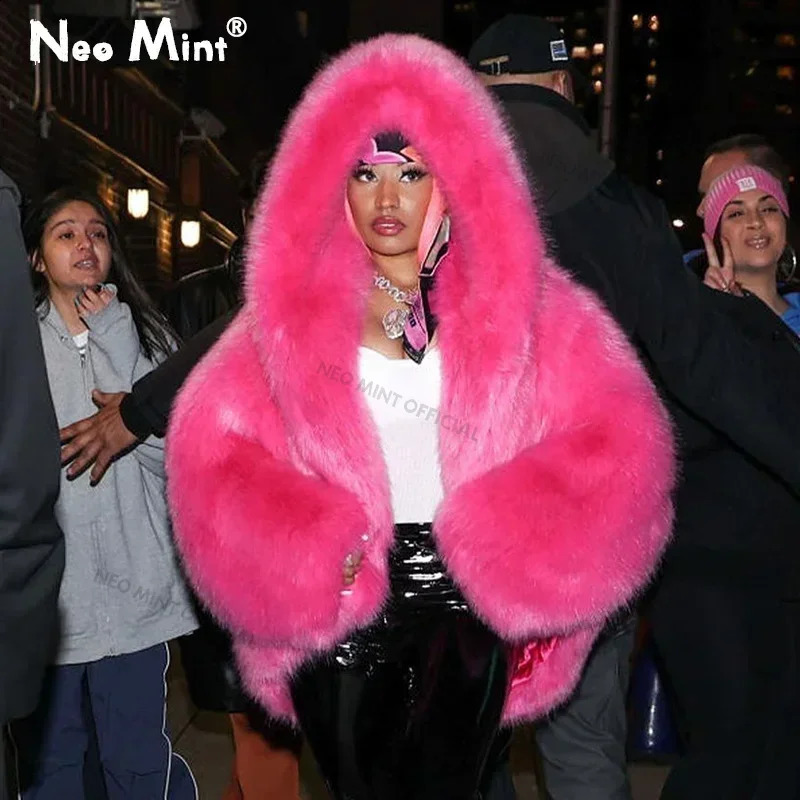 Neo Mint Runway Fashion Iconic Hooded Batwing Faux Fur Coat Women Chic Winter Hailey Bieber Shaggy Overcoat Fox Fur Jacket 260916