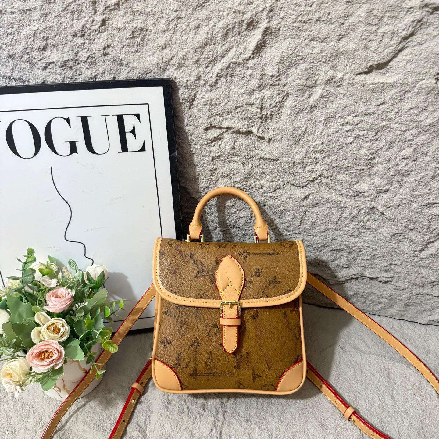 Designer backpack, new letter retro floral bag 1 pack 3 uses. Shoulder bag crossbody bag armpit bag vintage postal carrier hand-held flip backpack w