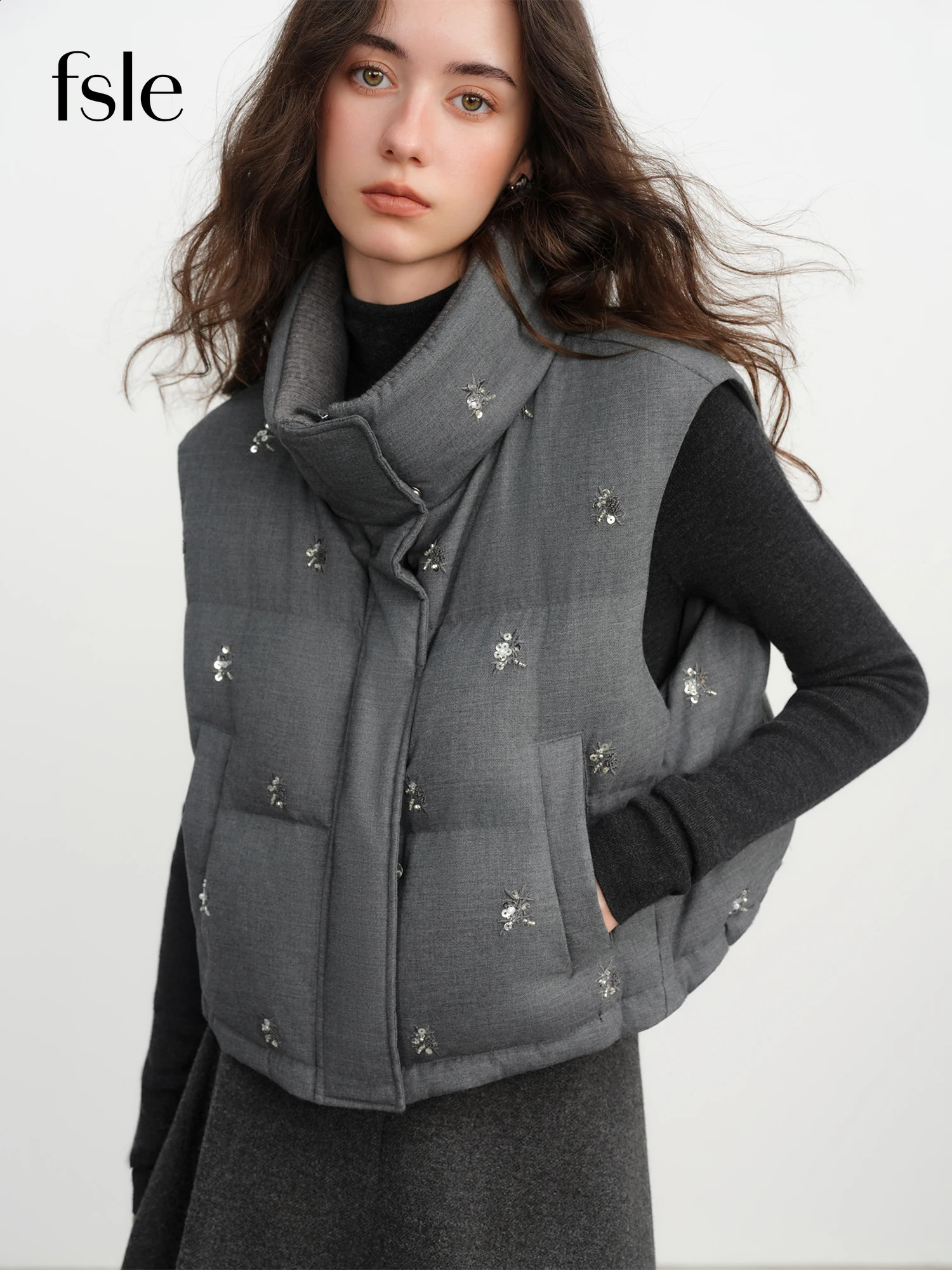 FSLEPremium SeriesBeaded Short Puffer Down Vest Women Autumn Winter Quilted Down Jacket Down Gilet Coat Outdoor Streetwear 260915
