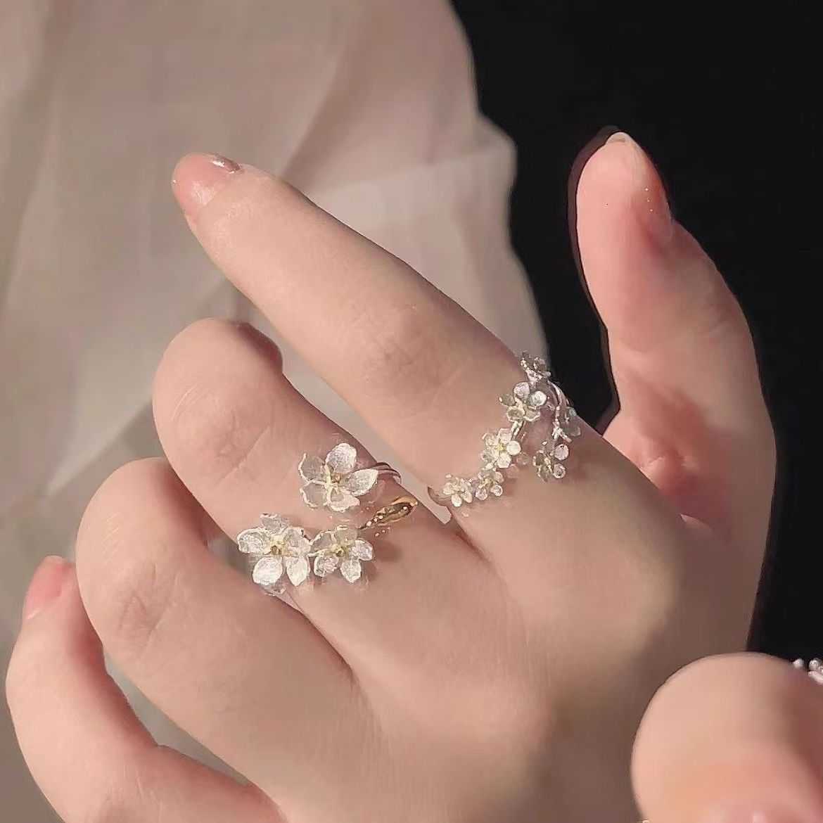 New 2026 3D Jasmine Ring Iris Retro French Retro Palace European And Style Free Shipping S260916AHJ1