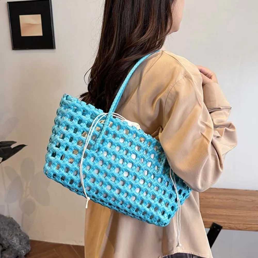 Lightweight Woven Basket Bag Breathable Large Capacity Hollow Out Tote Durable Weave Vibrant Colors Handmade Handbag H260916