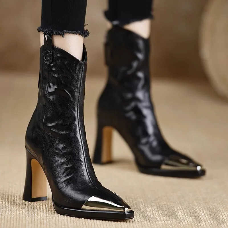 autumn 2025 Women's and boots winter new style with a sharp scalp high-heeled shoes women's short boots D260917