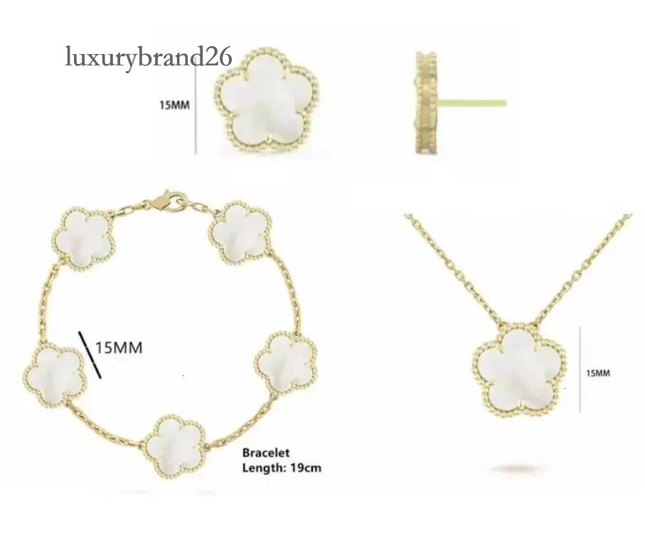 Leaf 5 Designer Necklace For Women Jewelry 5A Quality Pendant Necklaces Bracelet Stud Earring Four Clover Day Birthday Gifts Three Piece Set 00