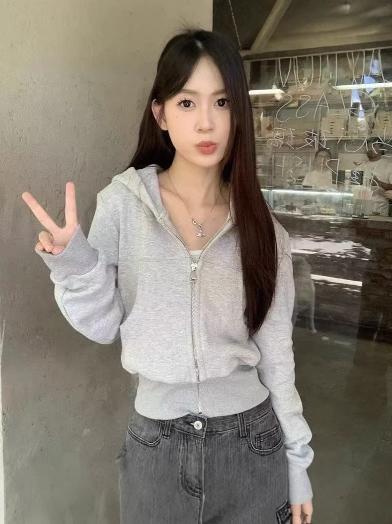 Spring and solid-color short hooded sweatshirt with zipper, slimming new early autumn top, cardigan, trendy ins style 01