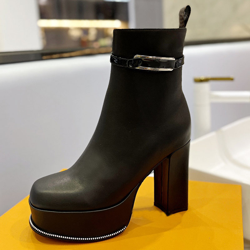 Ankle Boots Designer Womens Round Toe Thick Waterproof Platform Thick Heel Short Boots Metal Buckle Border Design Height Increasing Fashion Boots