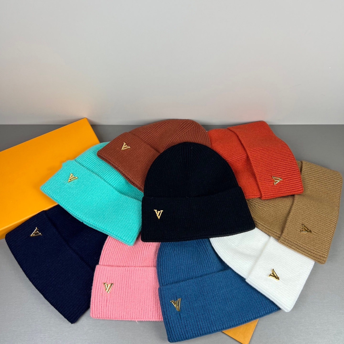 2026 new Luxury Knitted hat For Men Women Fashion Designer Bucket Hat Travel Casual Hat High Quality Letter L Pattern Hats Designers 10A Women beani