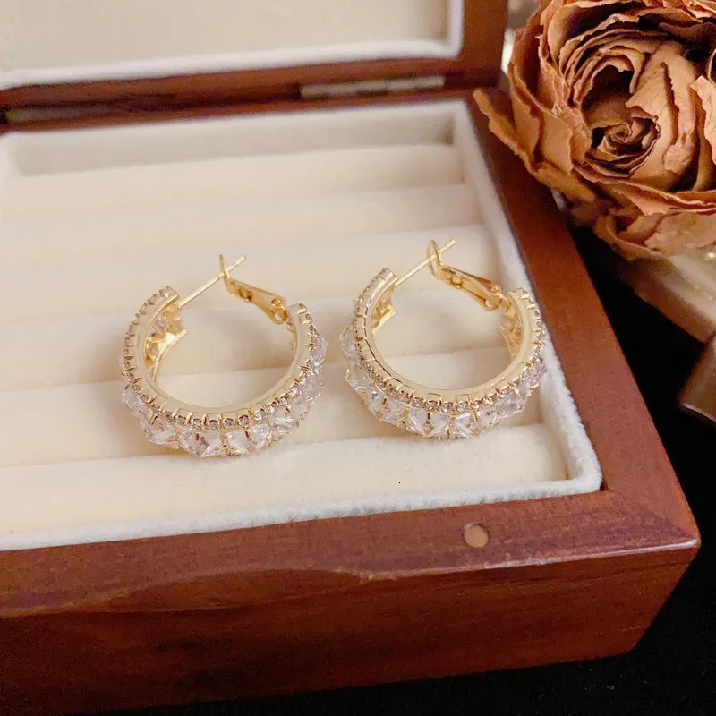 Free Shipping New Designer Accessories Retro Zircon Geometric C-shaped For Women Light Luxury Unique Personality Elegant High-end Hoop Earrings