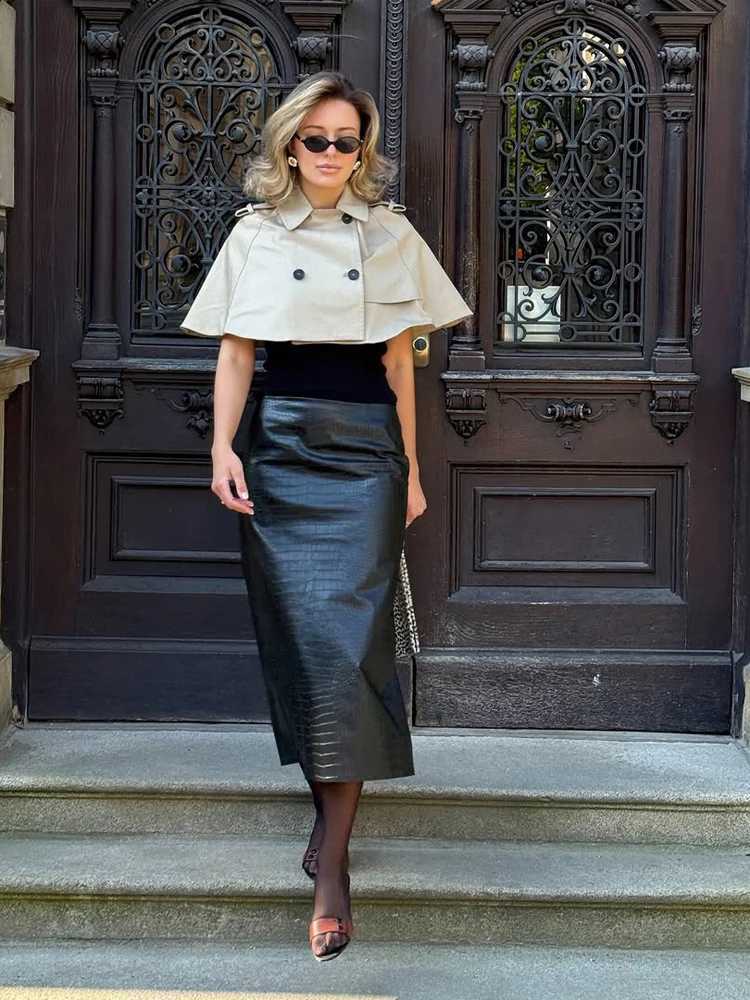 Windbreaker Vintage Khaki Women's Cape Elegant Double Breasted Button Slim Cut Short 2026 Street Daily Clothing Outfits D2609091